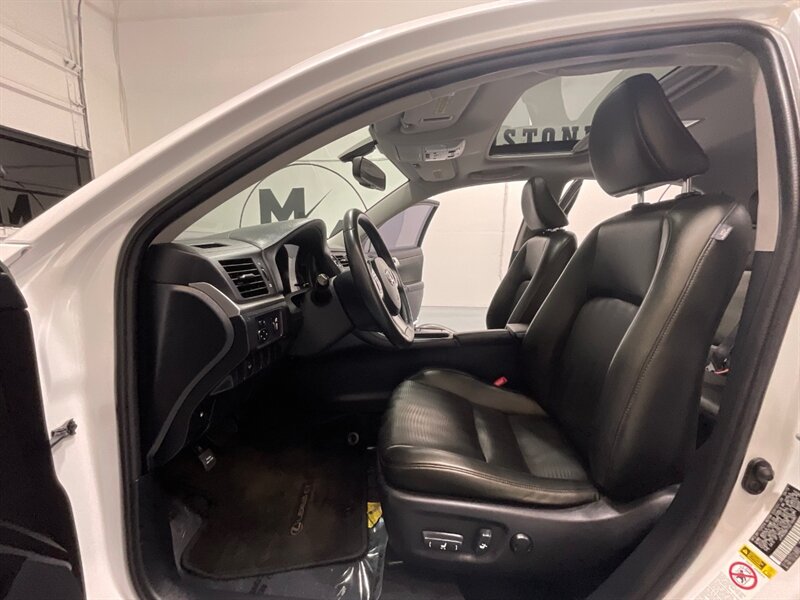 2013 Lexus CT 200h Hatchback Hybrid /Leather Heated seats /Backup Cam / Great service history at Lexus of portland - Photo 9 - Gladstone, OR 97027