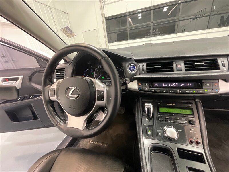 2013 Lexus CT 200h Hatchback Hybrid /Leather Heated seats /Backup Cam / Great service history at Lexus of portland - Photo 13 - Gladstone, OR 97027
