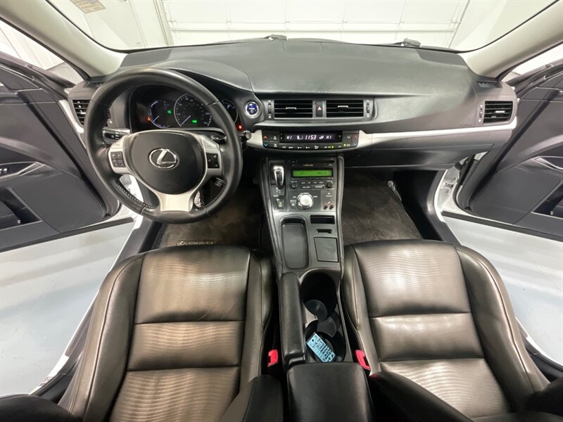 2013 Lexus CT 200h Hatchback Hybrid /Leather Heated seats /Backup Cam / Great service history at Lexus of portland - Photo 20 - Gladstone, OR 97027