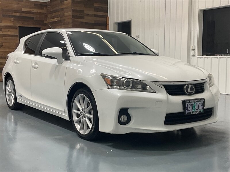 2013 Lexus CT 200h Hatchback Hybrid /Leather Heated seats /Backup Cam / Great service history at Lexus of portland - Photo 2 - Gladstone, OR 97027