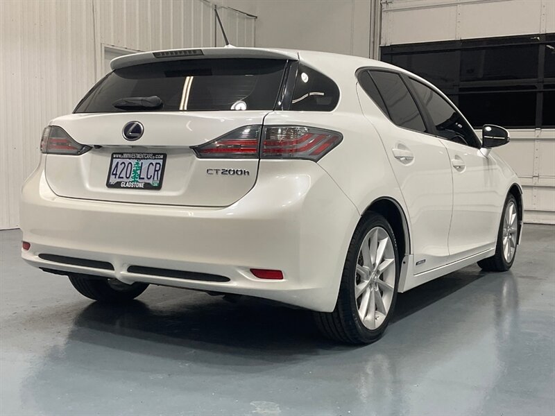 2013 Lexus CT 200h Hatchback Hybrid /Leather Heated seats /Backup Cam / Great service history at Lexus of portland - Photo 7 - Gladstone, OR 97027