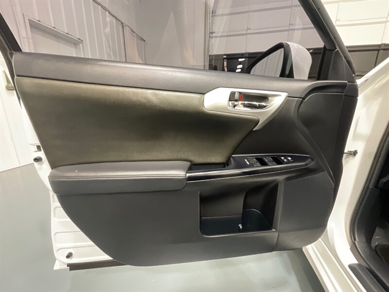 2013 Lexus CT 200h Hatchback Hybrid /Leather Heated seats /Backup Cam / Great service history at Lexus of portland - Photo 31 - Gladstone, OR 97027