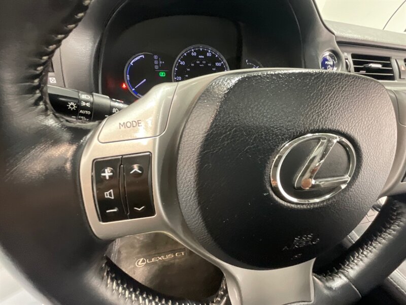2013 Lexus CT 200h Hatchback Hybrid /Leather Heated seats /Backup Cam / Great service history at Lexus of portland - Photo 39 - Gladstone, OR 97027