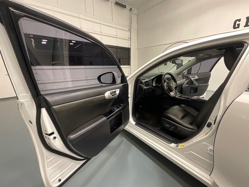 2013 Lexus CT 200h Hatchback Hybrid /Leather Heated seats /Backup Cam / Great service history at Lexus of portland - Photo 41 - Gladstone, OR 97027