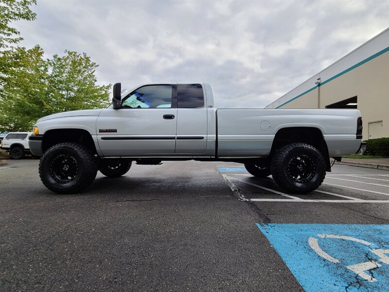 2001 Dodge Ram 2500 SLT  / 6-SPEED MANUAL / LONG BED / CUSTOM WHEELS + NEW TIRES / LIFTED - Photo 3 - Portland, OR 97217