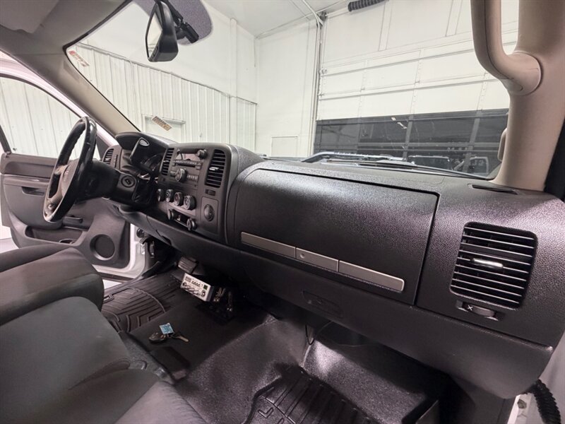 2013 GMC Sierra 3500 3500HD SLE 4X4 / 6.6L DURAMAX DIESEL /DUALLY /FLAT BED /REGULAR CAB / LOCAL w. ZERO RUST - Photo 34 - Gladstone, OR 97027