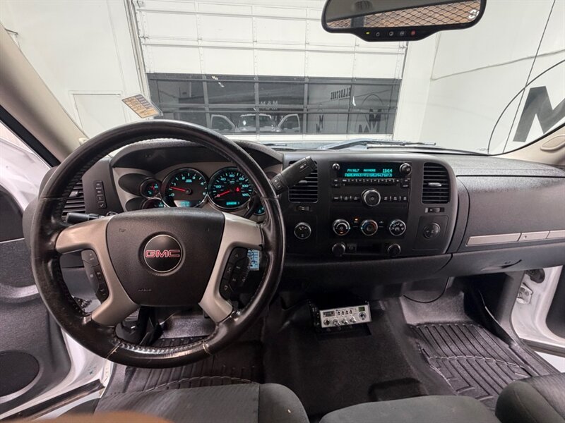 2013 GMC Sierra 3500 3500HD SLE 4X4 / 6.6L DURAMAX DIESEL /DUALLY /FLAT BED /REGULAR CAB / LOCAL w. ZERO RUST - Photo 16 - Gladstone, OR 97027