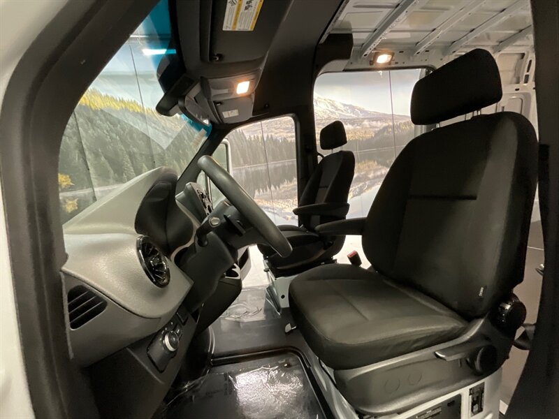 2021 Mercedes-Benz Sprinter 2500 CARGO VAN / HIGHROOF EXTENDED / 13K MILES  / Backup Camera / 13K Miles - Photo 14 - Gladstone, OR 97027