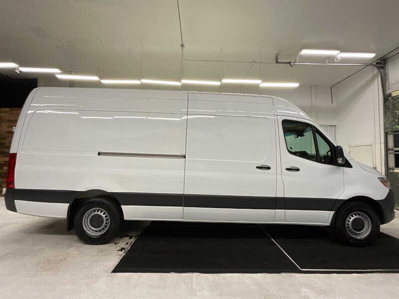 2021 Mercedes-Benz Sprinter 2500 CARGO VAN / HIGHROOF EXTENDED / 13K MILES  / Backup Camera / 13K Miles - Photo 4 - Gladstone, OR 97027