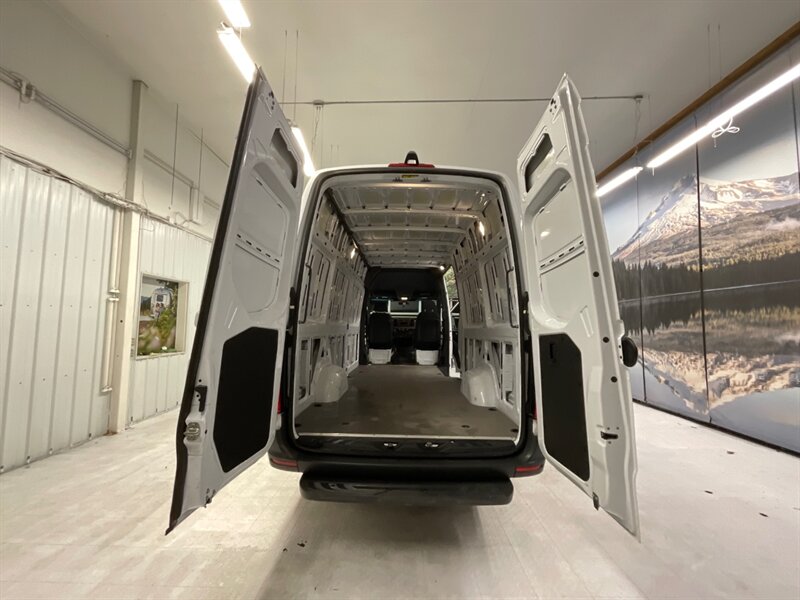 2021 Mercedes-Benz Sprinter 2500 CARGO VAN / HIGHROOF EXTENDED / 13K MILES  / Backup Camera / 13K Miles - Photo 9 - Gladstone, OR 97027