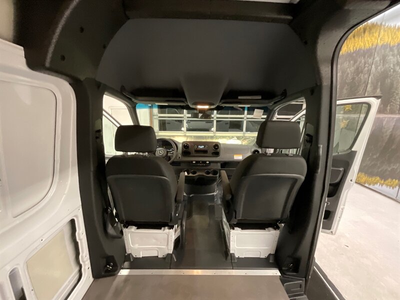 2021 Mercedes-Benz Sprinter 2500 CARGO VAN / HIGHROOF EXTENDED / 13K MILES  / Backup Camera / 13K Miles - Photo 13 - Gladstone, OR 97027