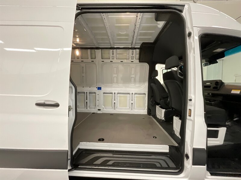 2021 Mercedes-Benz Sprinter 2500 CARGO VAN / HIGHROOF EXTENDED / 13K MILES  / Backup Camera / 13K Miles - Photo 12 - Gladstone, OR 97027