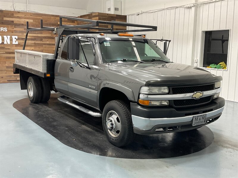 2002 Chevrolet Silverado 3500 LS  /FLAT BED - Photo 2 - Gladstone, OR 97027