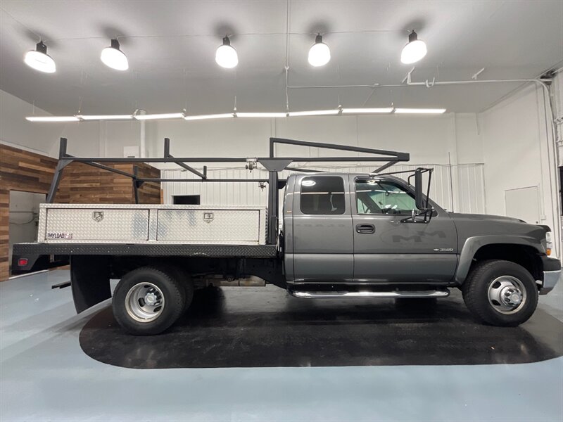 2002 Chevrolet Silverado 3500 LS  /FLAT BED - Photo 4 - Gladstone, OR 97027