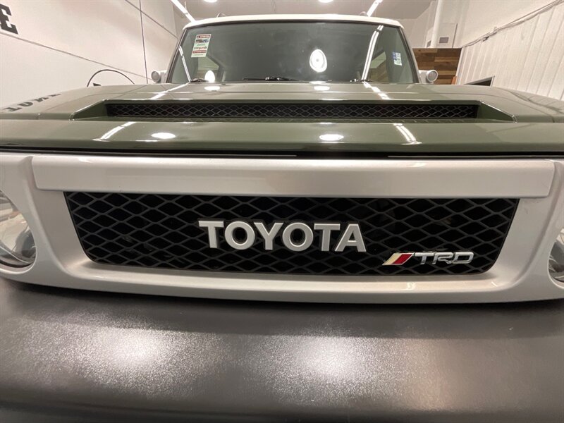 2013 Toyota FJ Cruiser TRD OFF RD 4X4 / V6 / CRAWL CONTROL / RUST FREE  / Backup Camera - Photo 30 - Gladstone, OR 97027