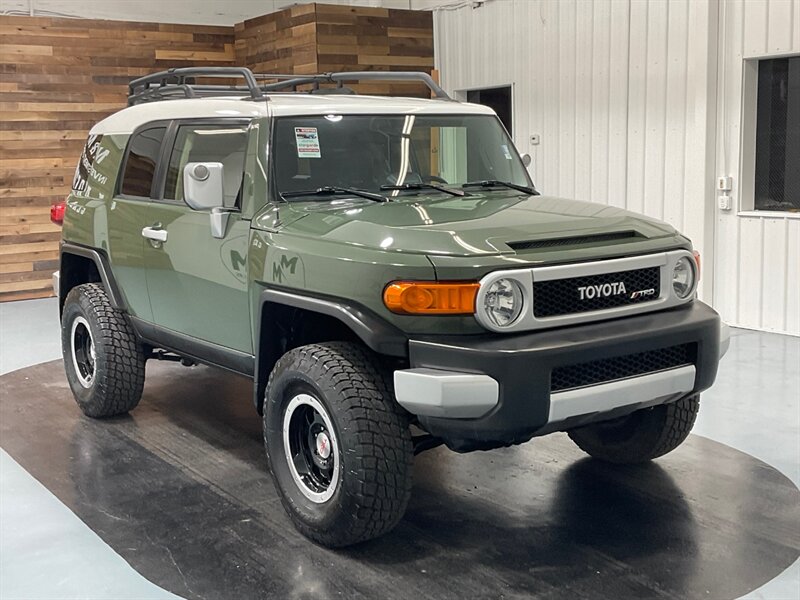 2013 Toyota FJ Cruiser TRD OFF RD 4X4 / V6 / CRAWL CONTROL / RUST FREE  / Backup Camera - Photo 2 - Gladstone, OR 97027