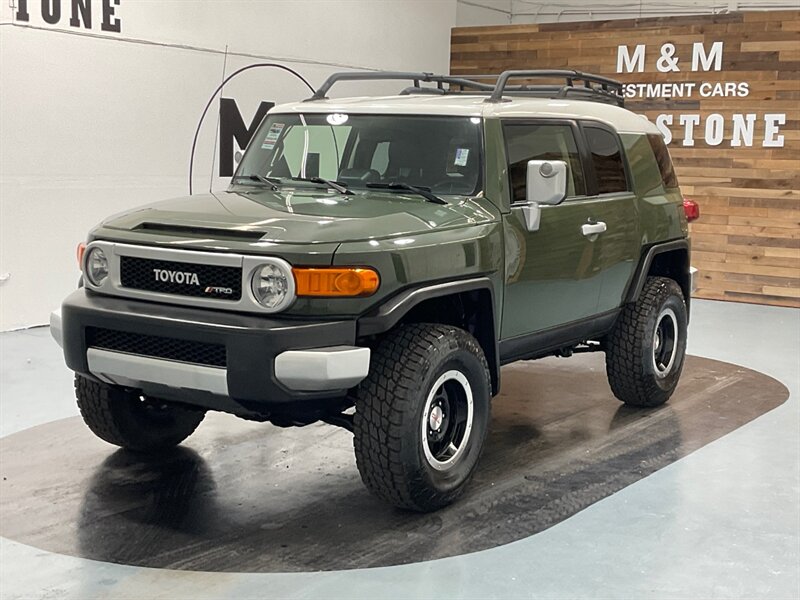 2013 Toyota FJ Cruiser TRD OFF RD 4X4 / V6 / CRAWL CONTROL / RUST FREE  / Backup Camera - Photo 1 - Gladstone, OR 97027