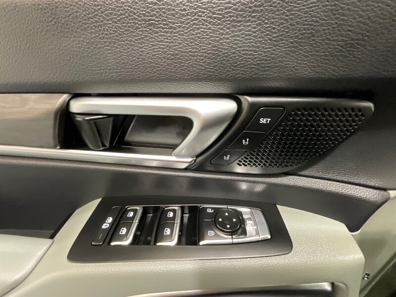 2024 Kia Telluride SX X-Line / AWD / 1-OWNER / LOCAL / ONLY 14K MILES  / SUNROOF / LEATHER HEATED SEATS  / BACKUP CAM - Photo 38 - Gladstone, OR 97027