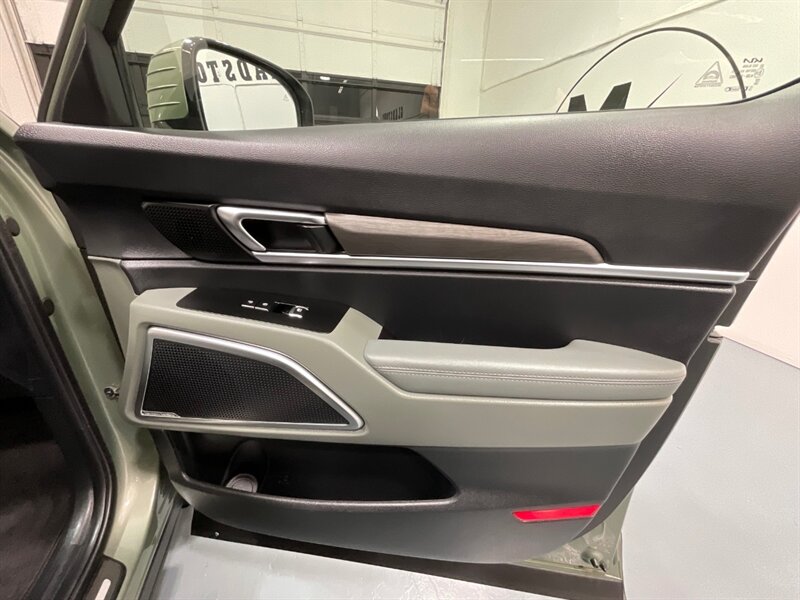 2024 Kia Telluride SX X-Line / AWD / 1-OWNER / LOCAL / ONLY 14K MILES  / SUNROOF / LEATHER HEATED SEATS  / BACKUP CAM - Photo 41 - Gladstone, OR 97027
