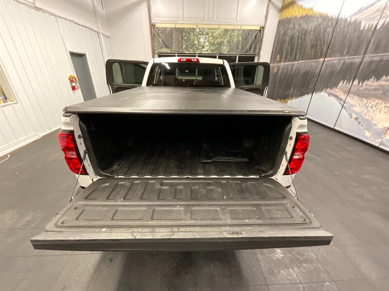 2017 Chevrolet Silverado 1500 LT Crew Cab 4X4 / 5.3L V8 / Leather / LONG BED 6.5  Leather & Heated Seats / Backup Camera / SUPER CLEAN / 75,000 MILES - Photo 22 - Gladstone, OR 97027