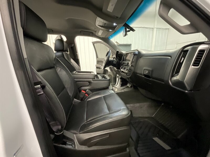 2017 Chevrolet Silverado 1500 LT Crew Cab 4X4 / 5.3L V8 / Leather / LONG BED 6.5  Leather & Heated Seats / Backup Camera / SUPER CLEAN / 75,000 MILES - Photo 14 - Gladstone, OR 97027