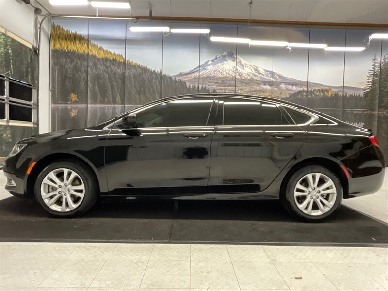 2016 Chrysler 200 Series Limited Sedan / 2.4-Liter I4 PZEV M-Air Engine  / Backup Camera / TOUGH SCREEN / Sharp & Clean !! - Photo 3 - Gladstone, OR 97027