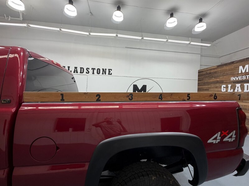 2006 Chevrolet Silverado 2500 LT CREW CAB 4x4 / 6.0L / LEATHER / SUNROOF / 119K / LOCAL TRUCK - Photo 10 - Gladstone, OR 97027