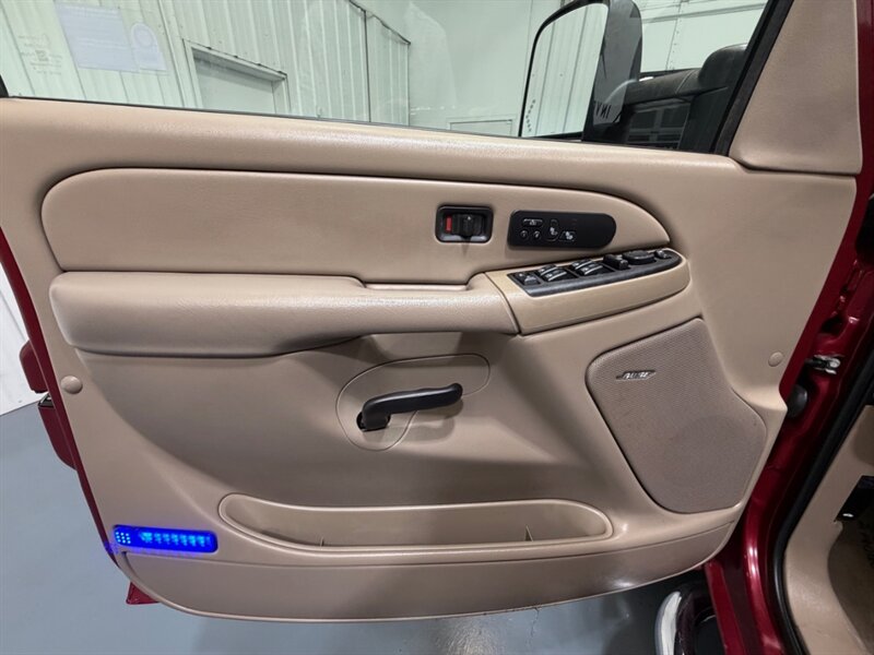2006 Chevrolet Silverado 2500 LT CREW CAB 4x4 / 6.0L / LEATHER / SUNROOF / 119K / LOCAL TRUCK - Photo 30 - Gladstone, OR 97027