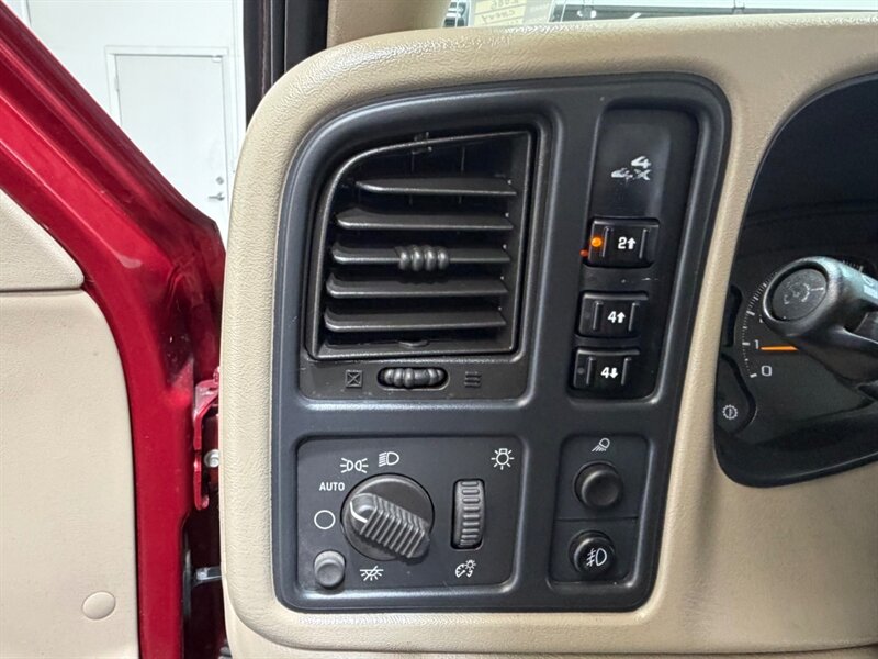 2006 Chevrolet Silverado 2500 LT CREW CAB 4x4 / 6.0L / LEATHER / SUNROOF / 119K / LOCAL TRUCK - Photo 20 - Gladstone, OR 97027