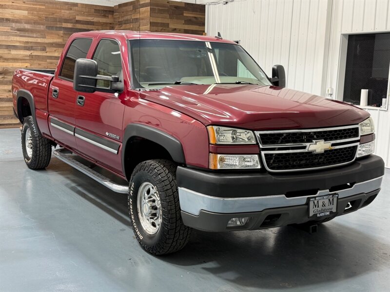 2006 Chevrolet Silverado 2500 LT CREW CAB 4x4 / 6.0L / LEATHER / SUNROOF / 119K / LOCAL TRUCK - Photo 2 - Gladstone, OR 97027