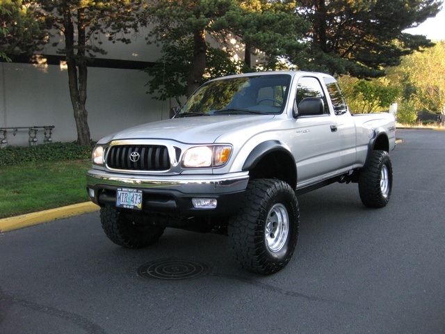 2003 Toyota Tacoma V6 / 4WD / TRD SPORT PKG/ 5-Spd Manual   - Photo 1 - Portland, OR 97217