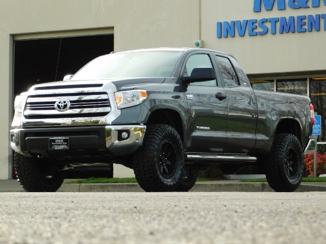 2016 Toyota Tundra Sr5 4x4 57l 8cyl Lifted W New Wheels And Tires