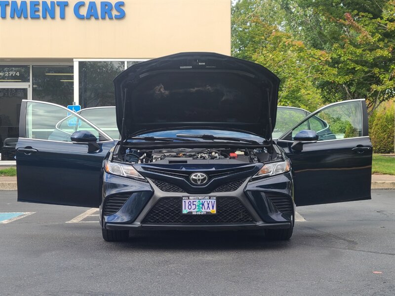 2018 Toyota Camry SE SPORT / 8-SPD AUTO / SUN ROOF / NICELY EQUIPPED  / DYNAMIC CRUISE / LANE DEPARTURE / BLIND SPOT / GAS SAVER - Photo 29 - Portland, OR 97217