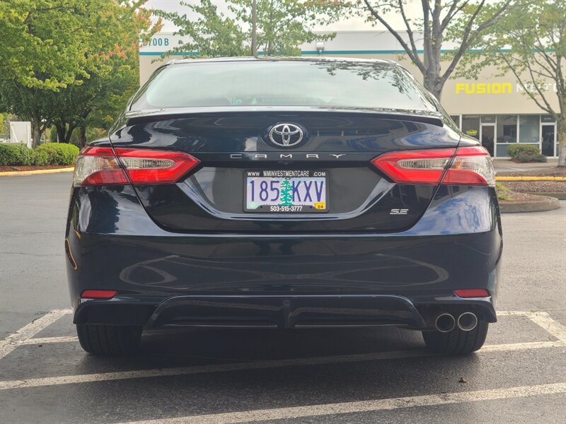 2018 Toyota Camry SE SPORT / 8-SPD AUTO / SUN ROOF / NICELY EQUIPPED  / DYNAMIC CRUISE / LANE DEPARTURE / BLIND SPOT / GAS SAVER - Photo 6 - Portland, OR 97217