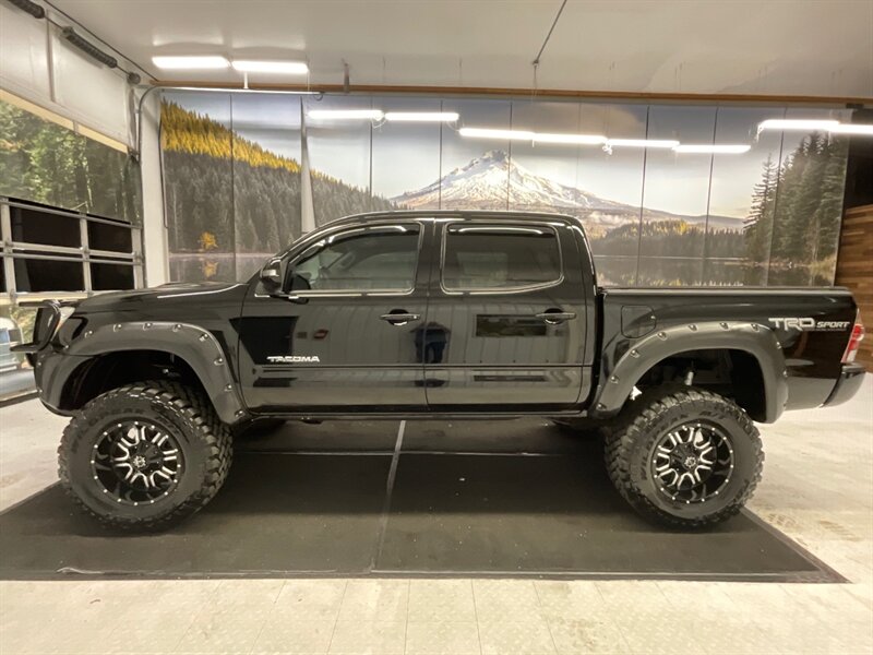 2015 Toyota Tacoma V6 TRD SPORT 4X4 / 6-INC LIFT w. NEW TIRES  / RUST FREE / LOCAL TRUCK / Navigation & Camera / GRILL GUARD / SHARP!! - Photo 3 - Gladstone, OR 97027