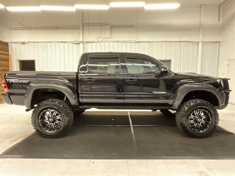 2015 Toyota Tacoma V6 TRD SPORT 4X4 / 6-INC LIFT w. NEW TIRES  / RUST FREE / LOCAL TRUCK / Navigation & Camera / GRILL GUARD / SHARP!! - Photo 4 - Gladstone, OR 97027