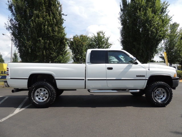 1997 Dodge Ram 2500 Laramie SLT / 4X4 / 5.9L DIESEL/ 12-VALVE / LIFTED   - Photo 4 - Portland, OR 97217