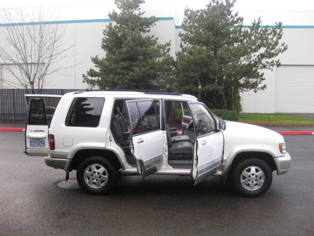 1998 Acura SLX   - Photo 15 - Portland, OR 97217