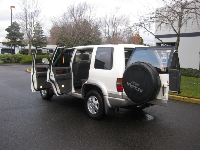 1998 Acura SLX   - Photo 12 - Portland, OR 97217