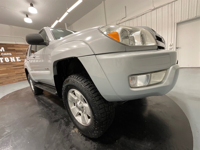 2005 Toyota 4Runner SR5 4X4 / 4.0L V6 / LIFTED w. NEW TIRES  / ZERO RUST - Photo 32 - Gladstone, OR 97027