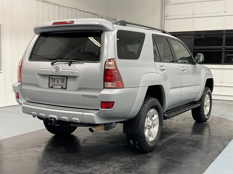 2005 Toyota 4Runner SR5 4X4 / 4.0L V6 / LIFTED w. NEW TIRES  / ZERO RUST - Photo 7 - Gladstone, OR 97027