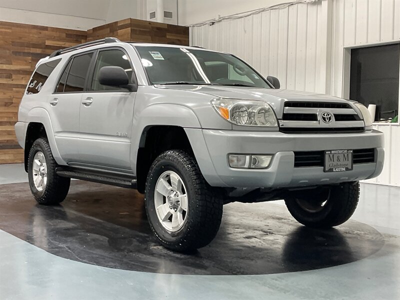 2005 Toyota 4Runner SR5 4X4 / 4.0L V6 / LIFTED w. NEW TIRES  / ZERO RUST - Photo 2 - Gladstone, OR 97027