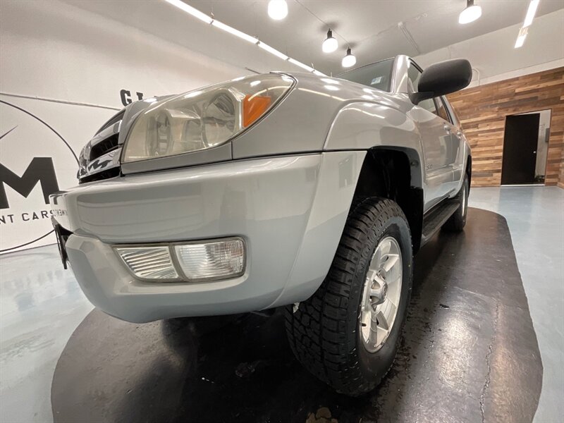 2005 Toyota 4Runner SR5 4X4 / 4.0L V6 / LIFTED w. NEW TIRES  / ZERO RUST - Photo 31 - Gladstone, OR 97027