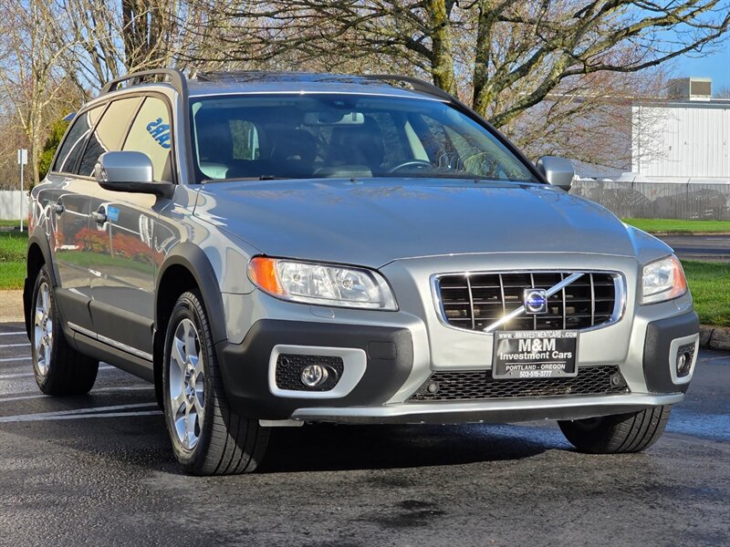 2008 Volvo XC70 6-CYL 3.2 Cross Country AWD LEATHERS SUNROOF 90K  / ALL WHEEL DRIVE / HEATED SEATS / PARKING SENSORS / VERY LOW MILES - Photo 2 - Portland, OR 97217
