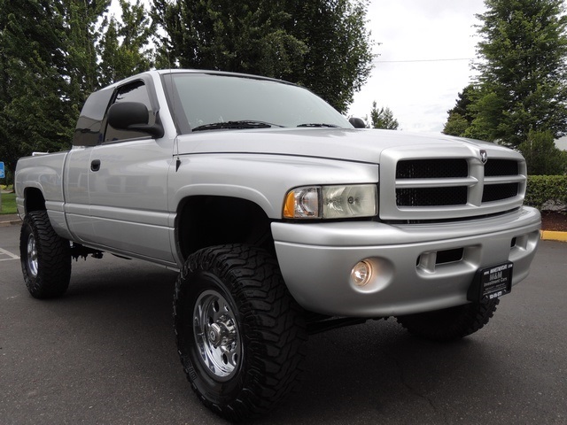 2002 Dodge Ram 2500 SLT Sport / 4X4 / 5.9L DIESEL / LIFTED LIFTED   - Photo 2 - Portland, OR 97217