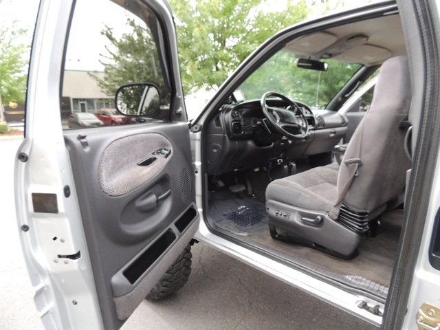 2002 Dodge Ram 2500 SLT Sport / 4X4 / 5.9L DIESEL / LIFTED LIFTED   - Photo 13 - Portland, OR 97217