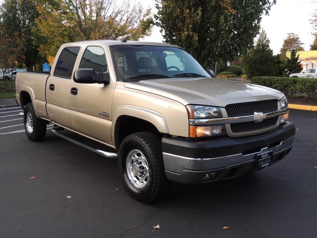 2004 Chevrolet Silverado 2500 LT / 4X4 / 6.6L DIESEL / Leather / DVD / 1-OWNER   - Photo 2 - Portland, OR 97217