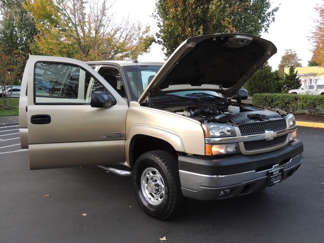 2004 Chevrolet Silverado 2500 LT / 4X4 / 6.6L DIESEL / Leather / DVD / 1-OWNER   - Photo 31 - Portland, OR 97217