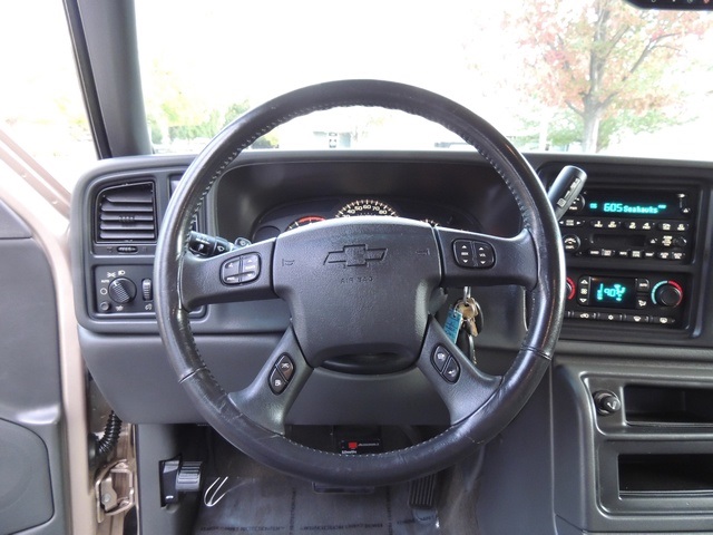 2004 Chevrolet Silverado 2500 LT / 4X4 / 6.6L DIESEL / Leather / DVD / 1-OWNER   - Photo 37 - Portland, OR 97217