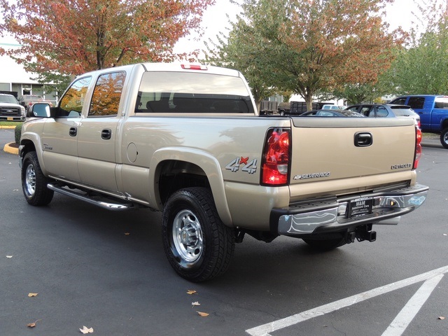 2004 Chevrolet Silverado 2500 LT / 4X4 / 6.6L DIESEL / Leather / DVD / 1-OWNER   - Photo 7 - Portland, OR 97217